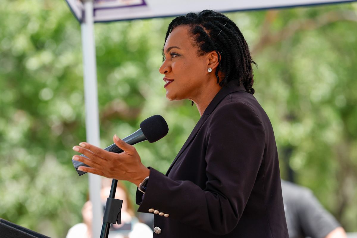 Meta pumps money into a Democratic state Senate primary in Tampa Bay
