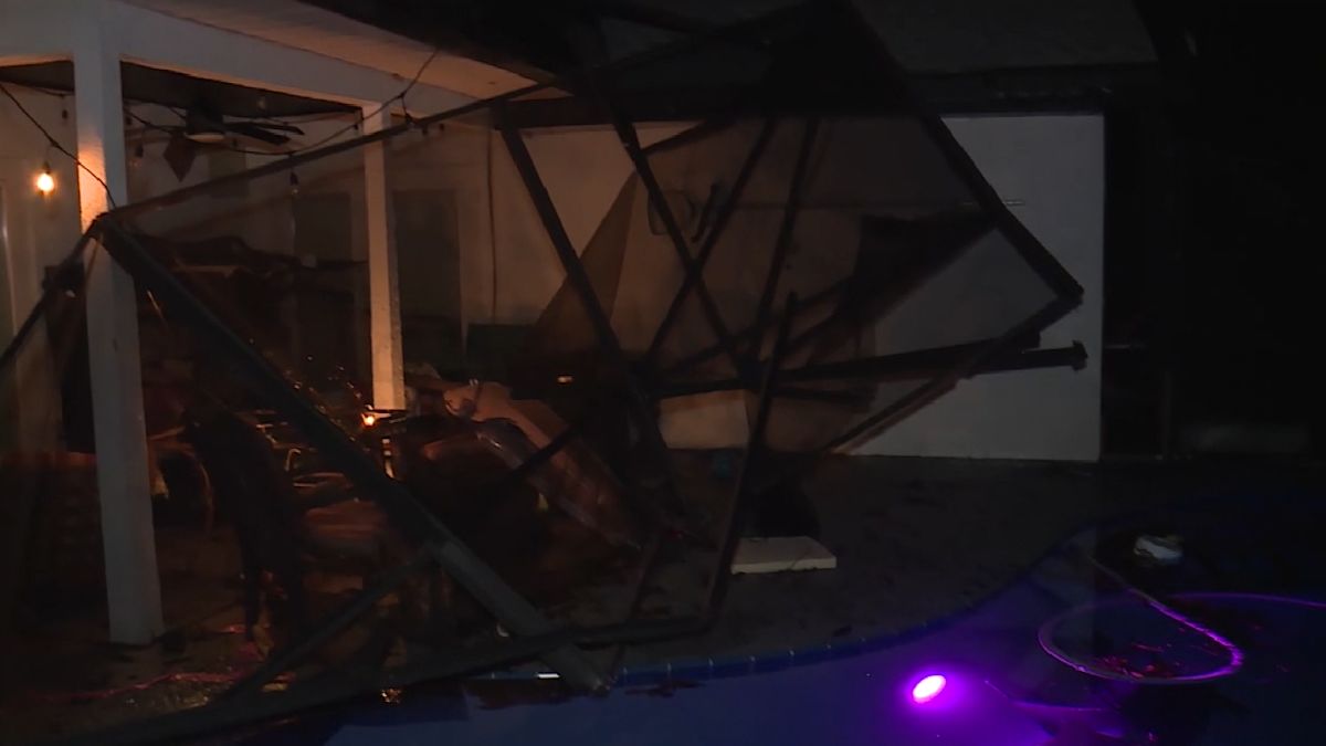 EF-0 tornado touches down in Port St. Lucie, leaving 2-mile path of damage