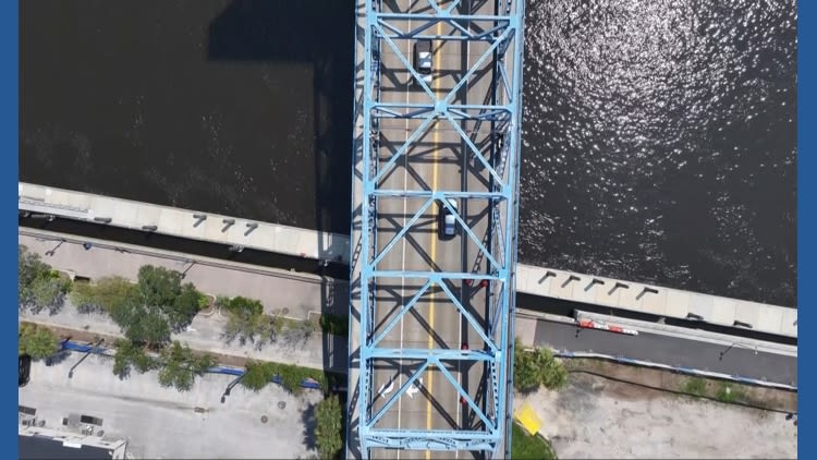 Downtown Jacksonville workers and residents respond to Main Street Bridge lane closures