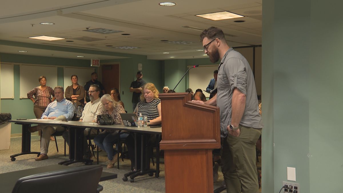 'Dancing on the Constitution': Jacksonville residents sound off on Flock cameras at public meeting