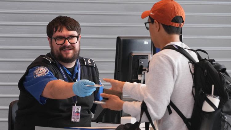 TPA ditches plan to switch to private company for security screenings
