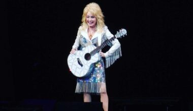 When was the last time Dolly Parton performed in Tampa?