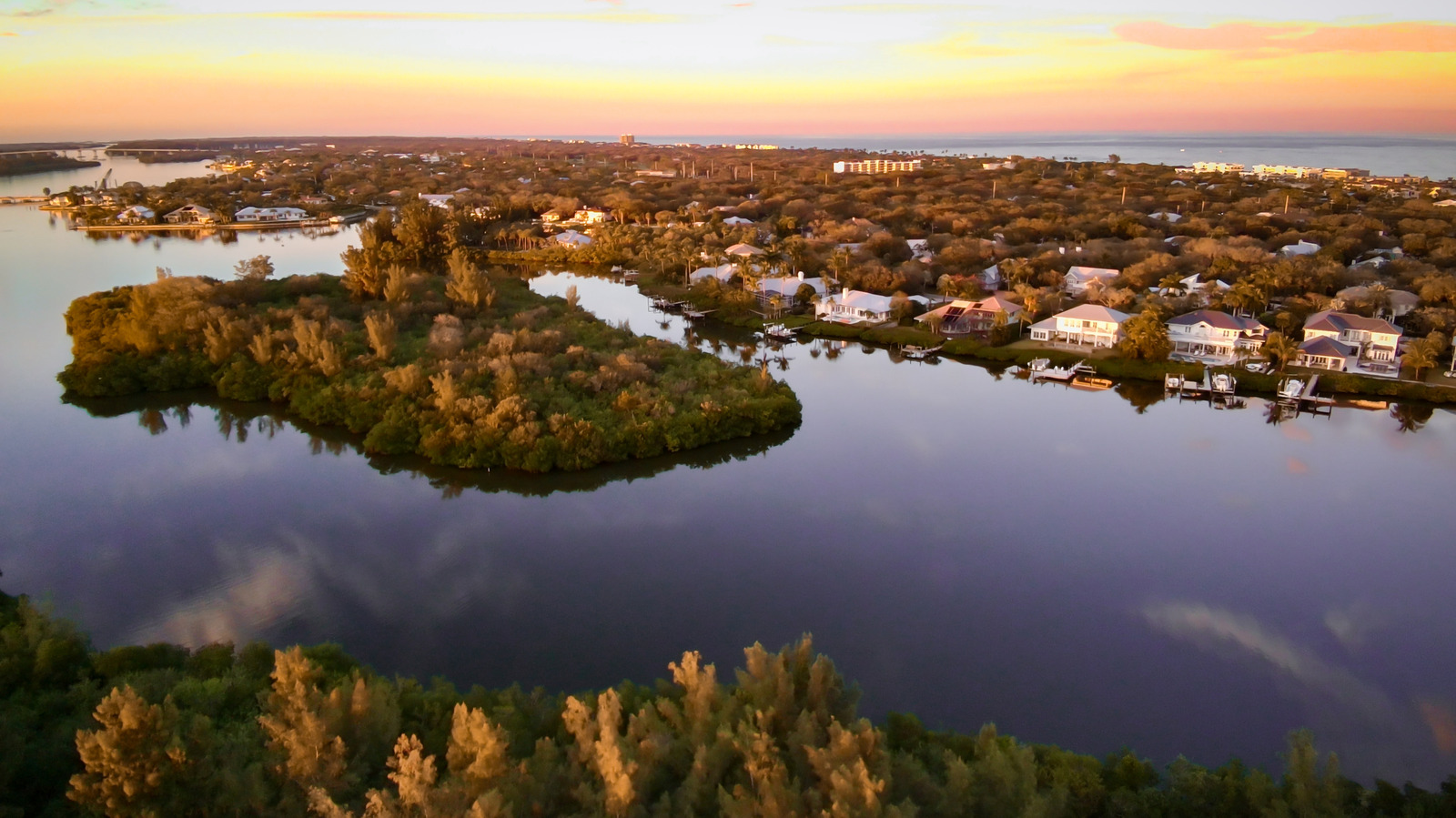 Between Orlando And West Palm Beach Is Florida's Retirement Gem With Fresh Seafood, Beaches, And Vibrant Parks