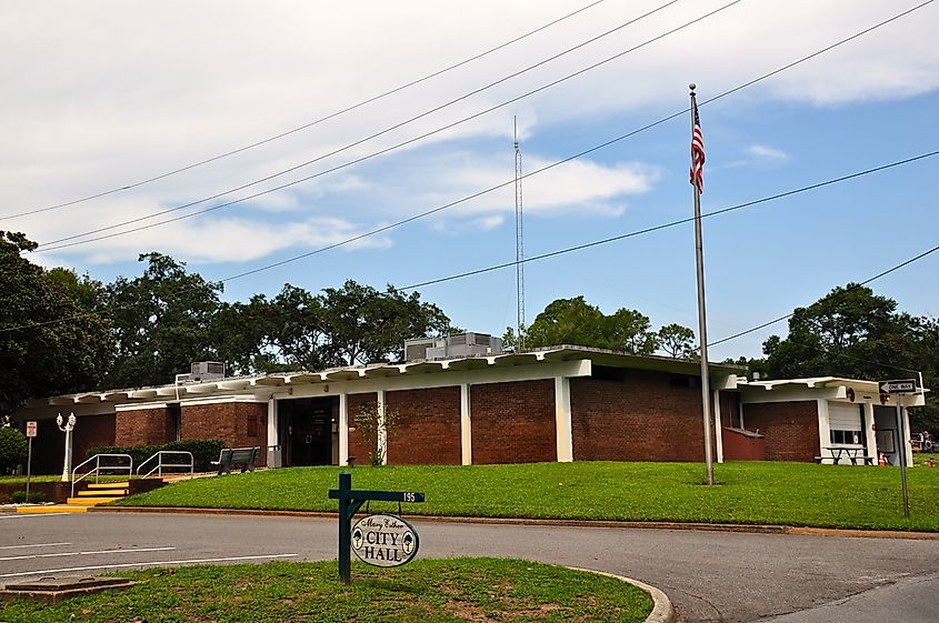 The city hall of Mary Esther, Florida. By Skye Marthaler, CC BY-SA 4.0, via Wikimedia Commons.