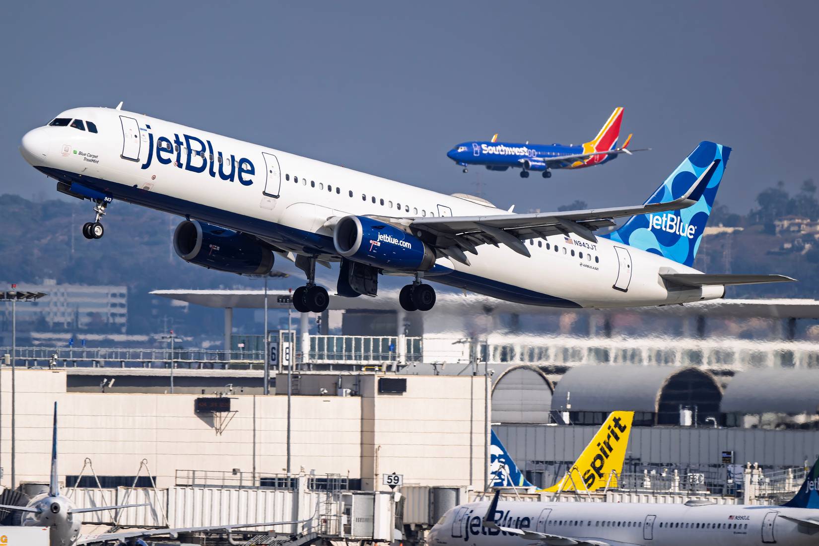 JetBlue Airways Airbus A321 N943JT departure from 25R at Los Angeles International Airport