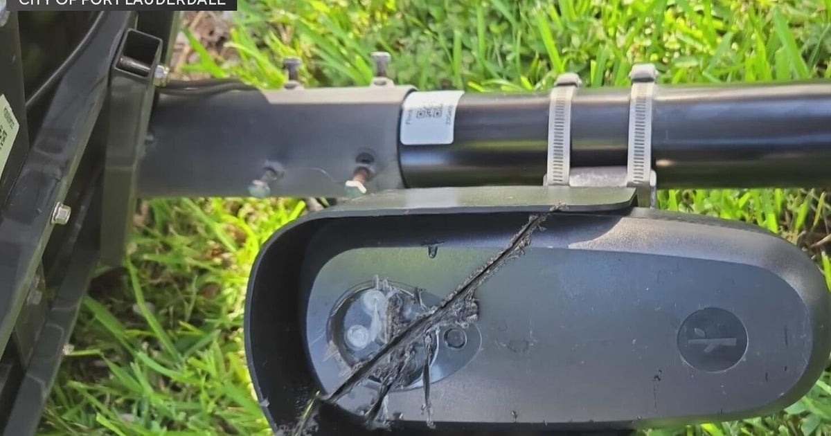 Fort Lauderdale police searching for suspects who vandalized controversial $3,000 Flock cameras