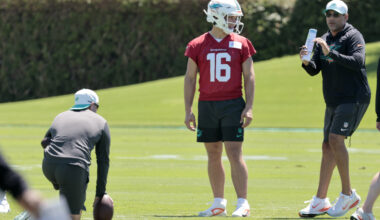 Dolphins waive former Iowa quarterback Mark Gronowski