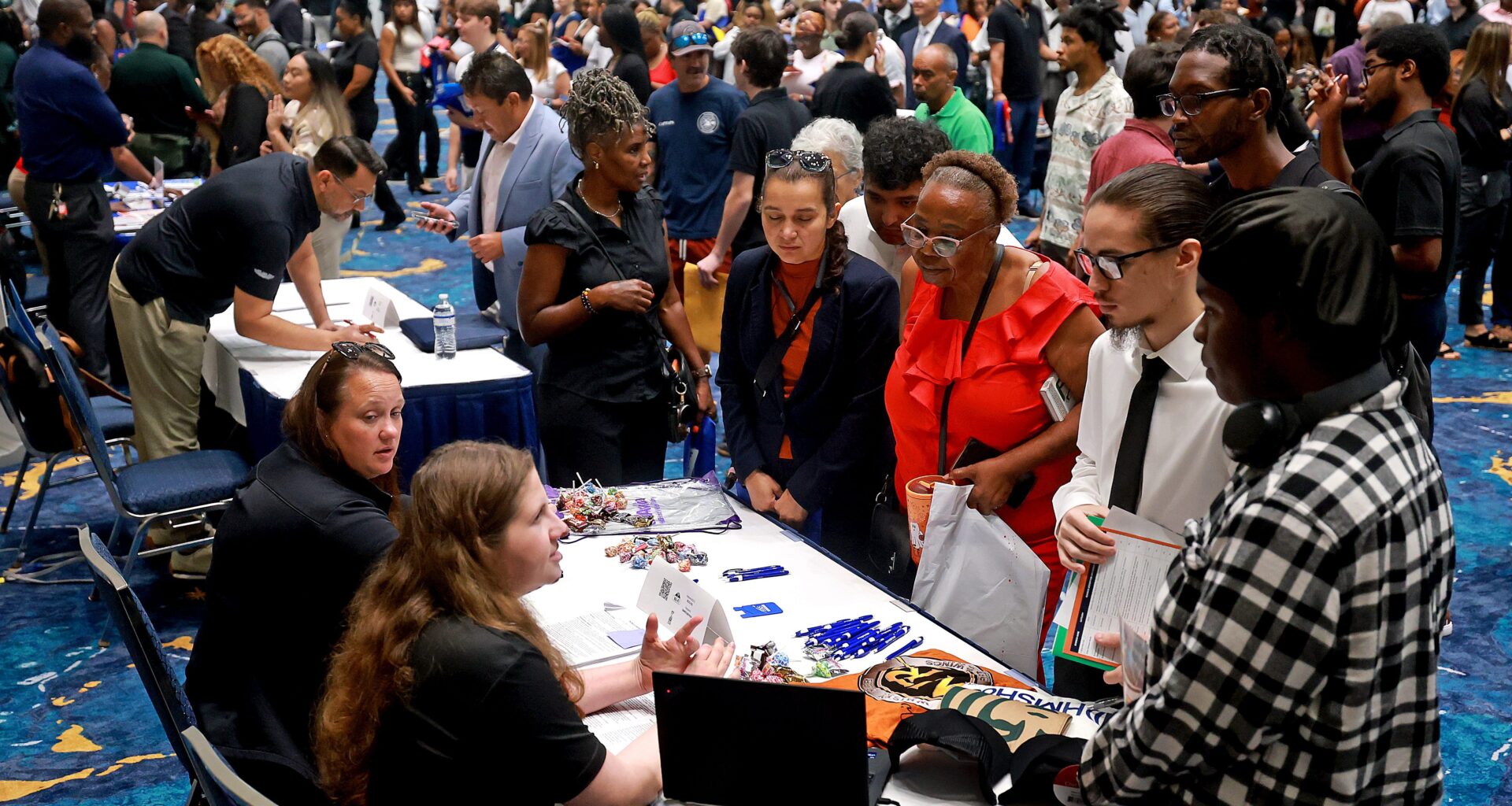 South Florida job seekers struggle to get hired as migration slows and businesses change course, report finds – Sun Sentinel