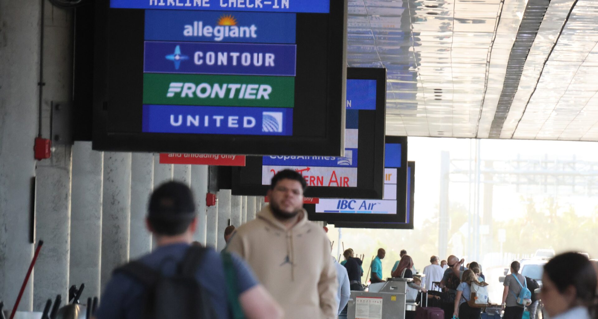 Fort Lauderdale airport job fair features over 300 openings from multiple employers – Sun Sentinel