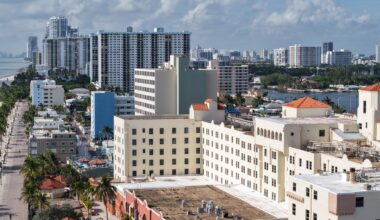 Hollywood's plan for taller towers at beach sparks pushback