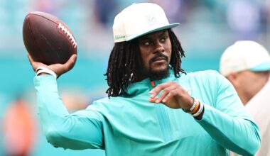 Dolphins rest starters vs. Giants; Trey Moore injured