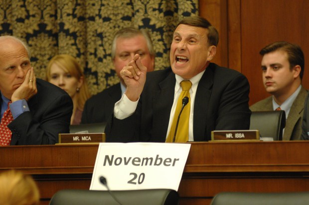 Rep. John Mica of Winter Park, shown questioning Alan Greenspan, former Federal Reserve Chairman during a committee hearing on Capital Hill in 2008, was one of the few Republicans elected to the Florida House in 1976. He was elected to Congress in 1992 and served until 2017. (New York Daily News)