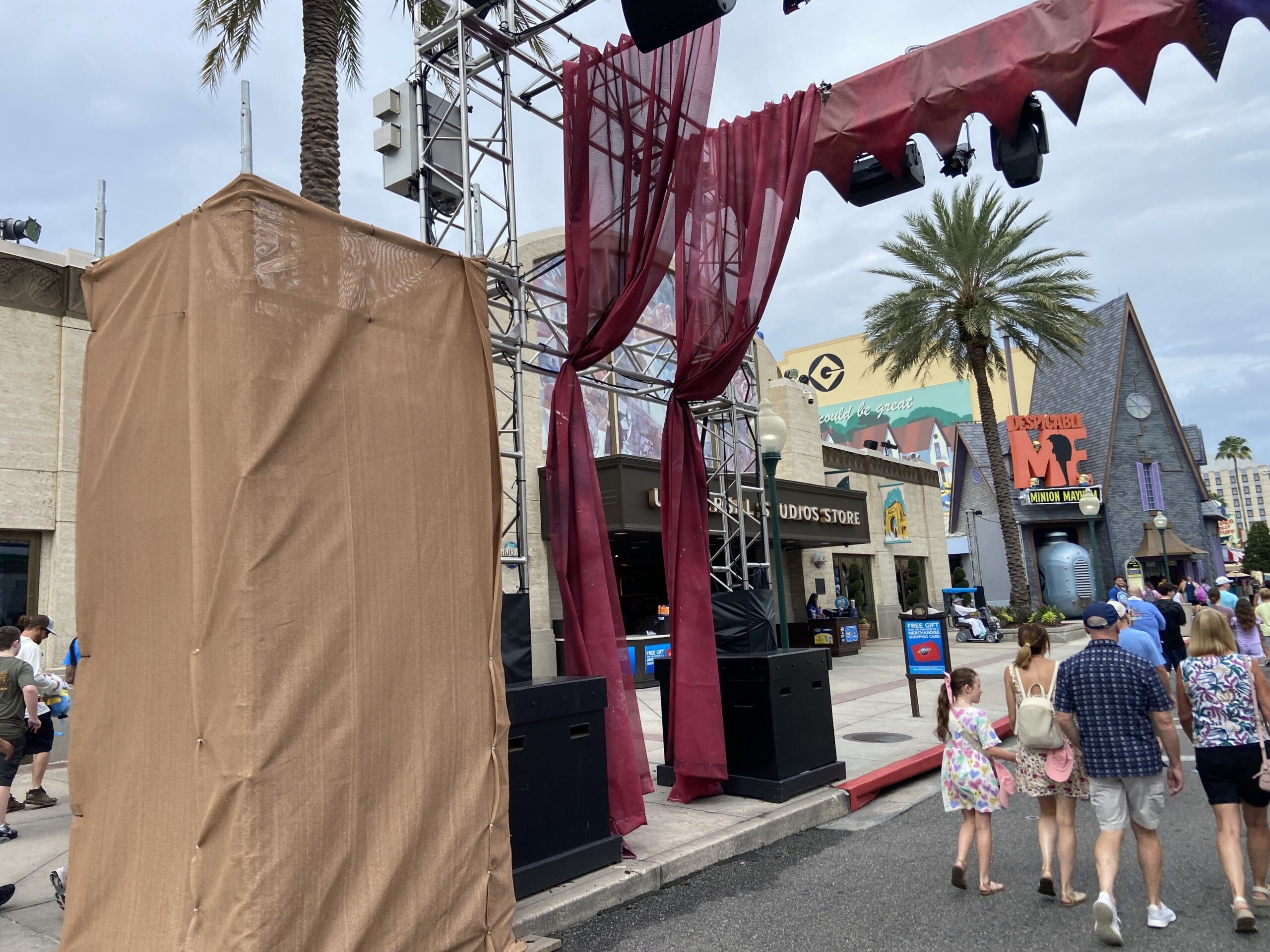 Crews installed more scare zone props at Universal Studios Florida this weekend as Halloween Horror Nights 35 gets closer. This year's scare zones are Infernal Carnival of Nightmares, Downtown Clowntown, Sideshow of Decay, and FORTNITEMARES.
