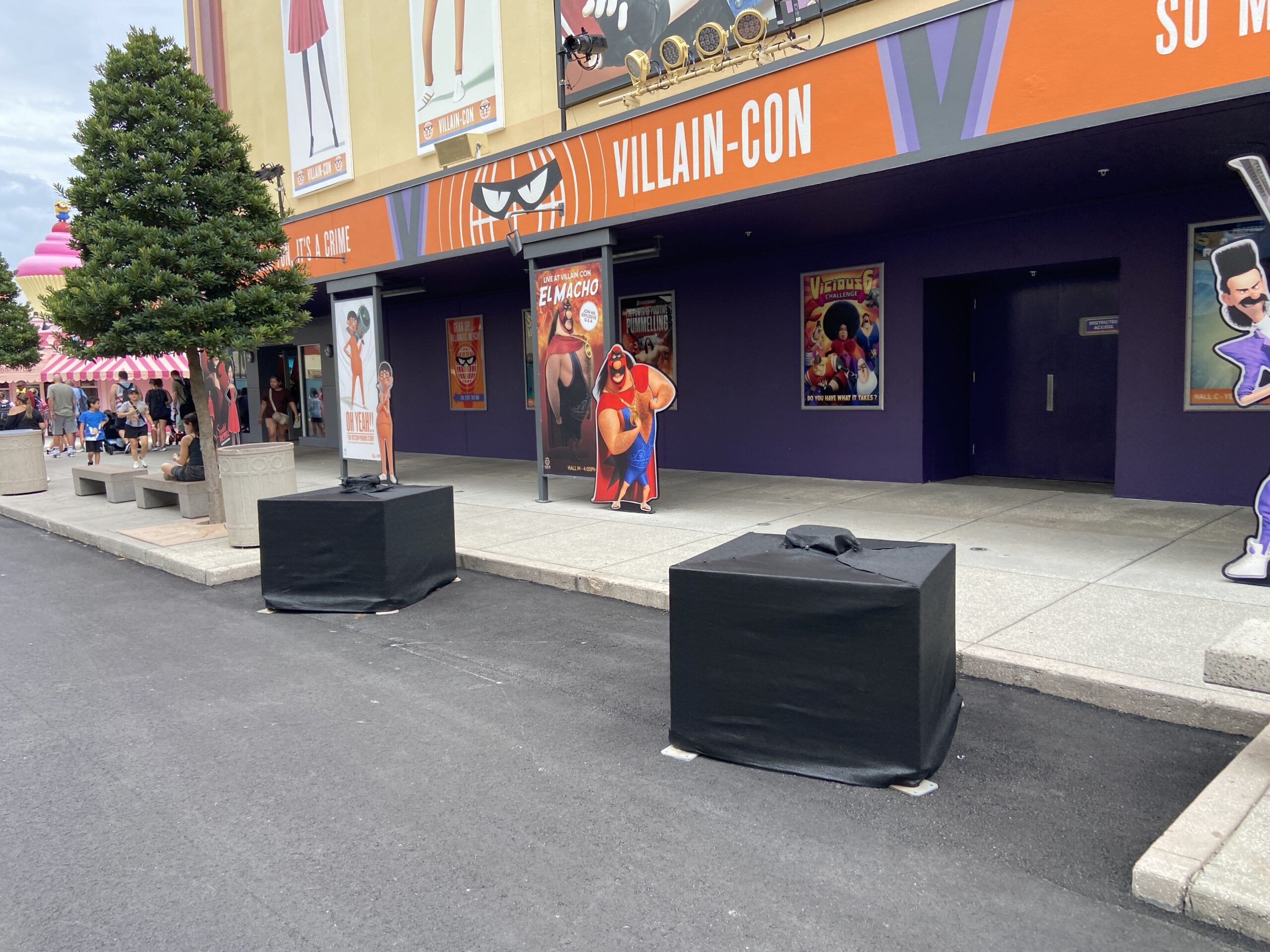 Crews installed more scare zone props at Universal Studios Florida this weekend as Halloween Horror Nights 35 gets closer. This year's scare zones are Infernal Carnival of Nightmares, Downtown Clowntown, Sideshow of Decay, and FORTNITEMARES.