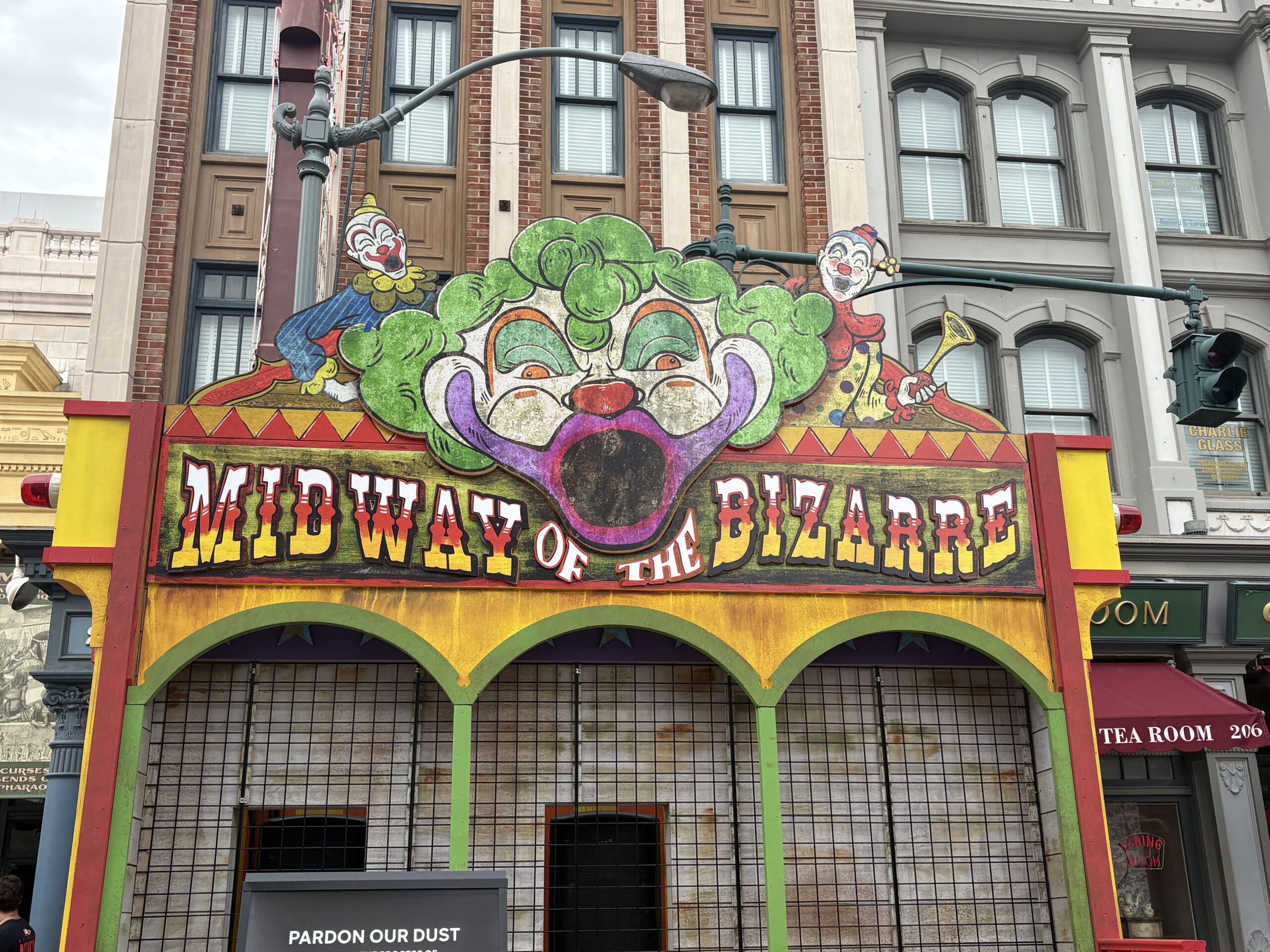 Eddie Schmidt Beer Cart, 'Hellraiser' Food Truck, Death Eaters Stage Arrive for Halloween Horror Nights 35