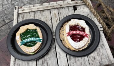 REVIEW: Hogwarts House Linzer Cookies From Wizarding World at Universal Studios Florida