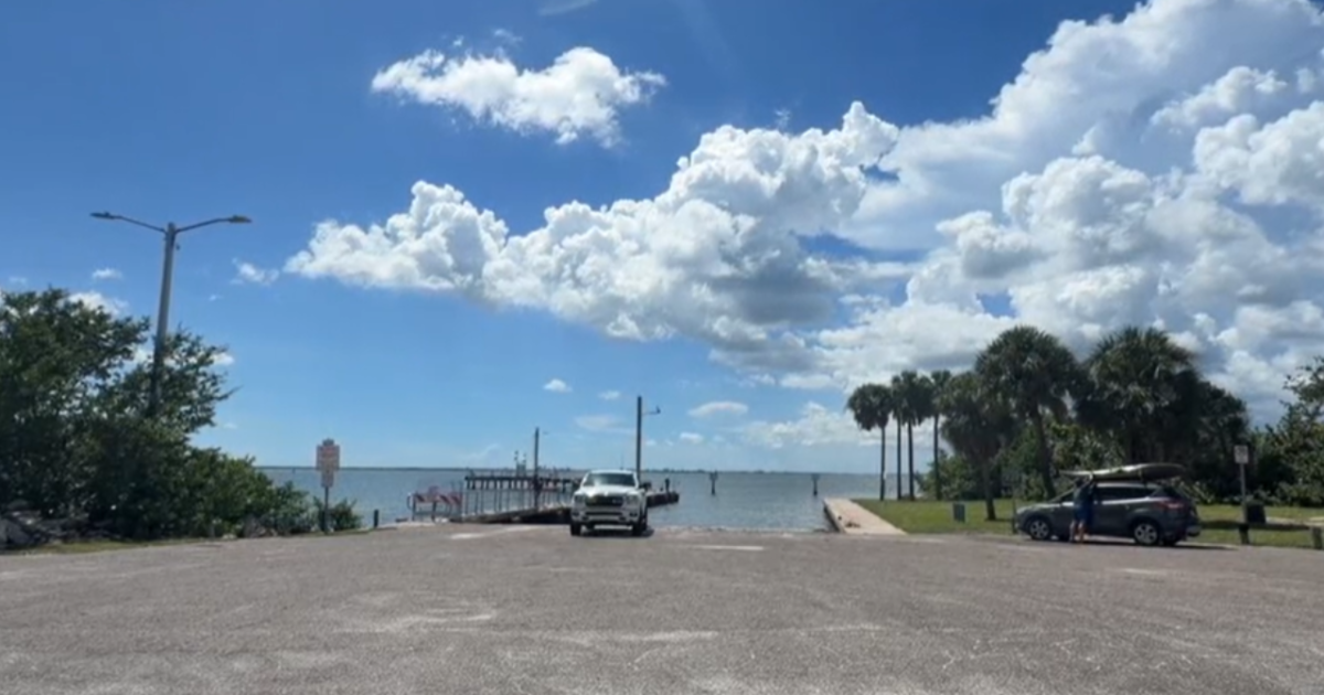 Tampa man killed after boat crashes into rock jetty near Picnic Island Park