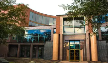 Tallahassee commissioners move forward with city manager finalists despite timing concerns