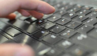 Broward County elementary students will have fewer tests on screens
