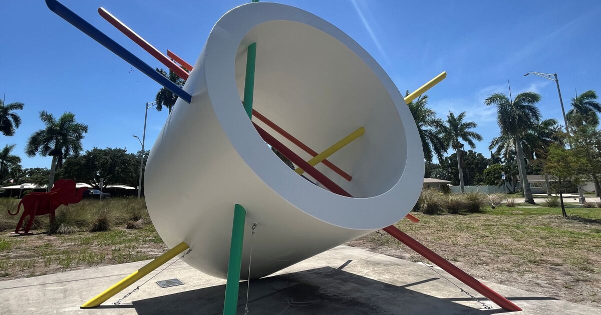 Jason 'Sandman' Sanders completes restoration of Alliance for the Arts sculpture 'You Are Here' | WGCU News