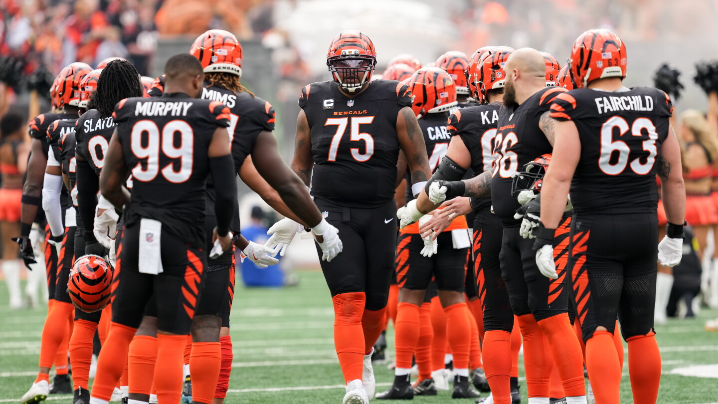 Zac Taylor defends Orlando Brown Jr. after rough preseason opener