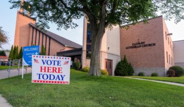 What the Florida and Alaska primary results mean for November