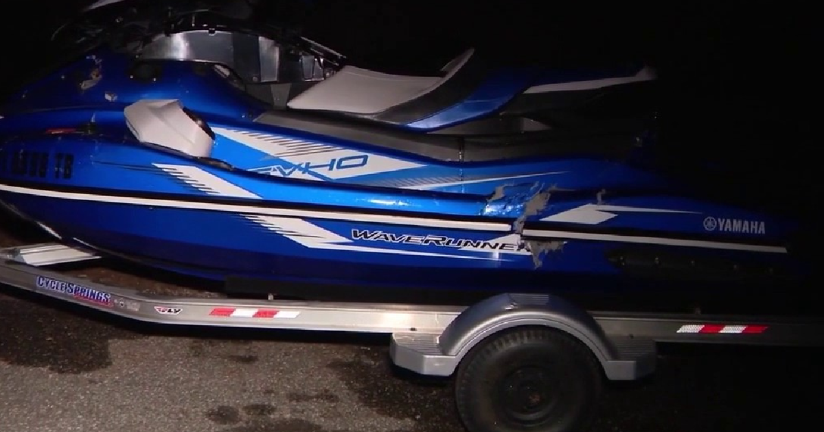 1 hospitalized after boat strikes jet ski in Orange County, officials say