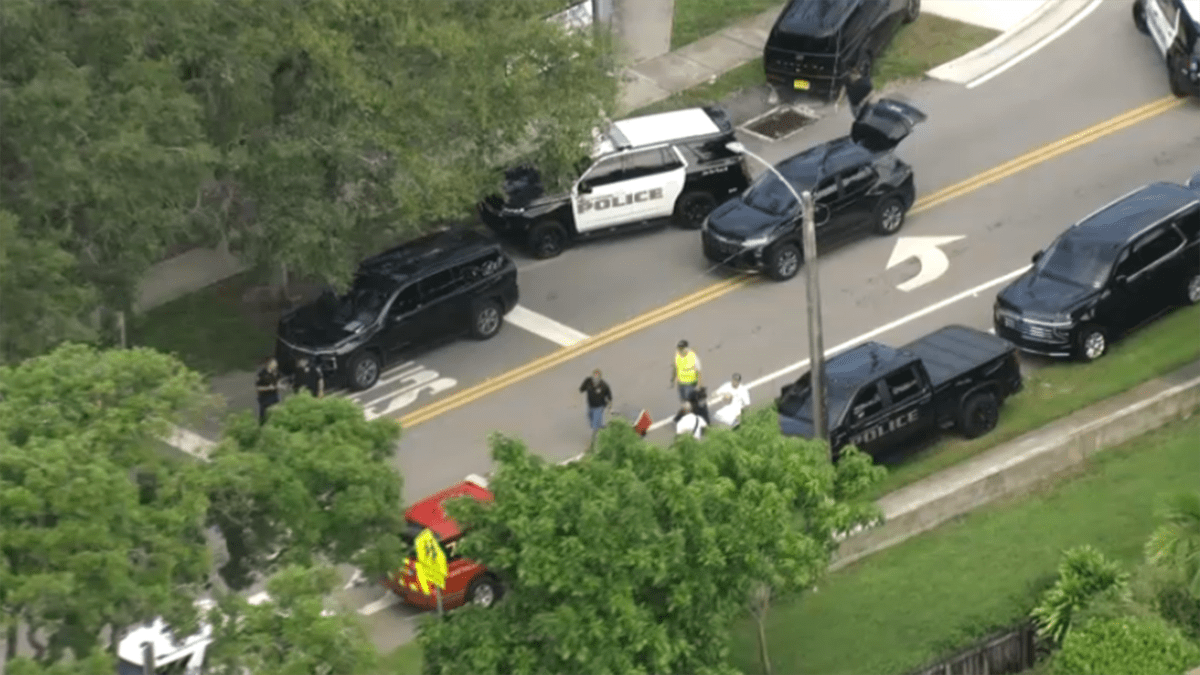 Hollywood Hills High School lockdown lifted after bomb threat – NBC 6 South Florida
