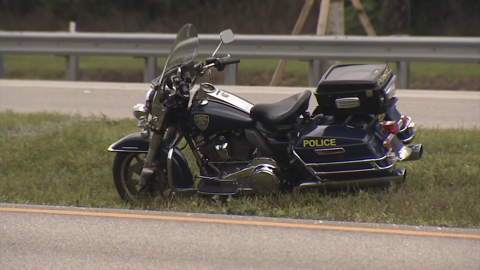 FIU motorman hospitalized after crash in NW Miami-Dade - WSVN 7News | Miami News, Weather, Sports