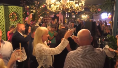 Fort Lauderdale flower shop staple on Las Olas celebrates 50 years of service - WSVN 7News | Miami News, Weather, Sports
