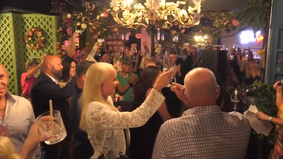 Fort Lauderdale flower shop staple on Las Olas celebrates 50 years of service - WSVN 7News | Miami News, Weather, Sports