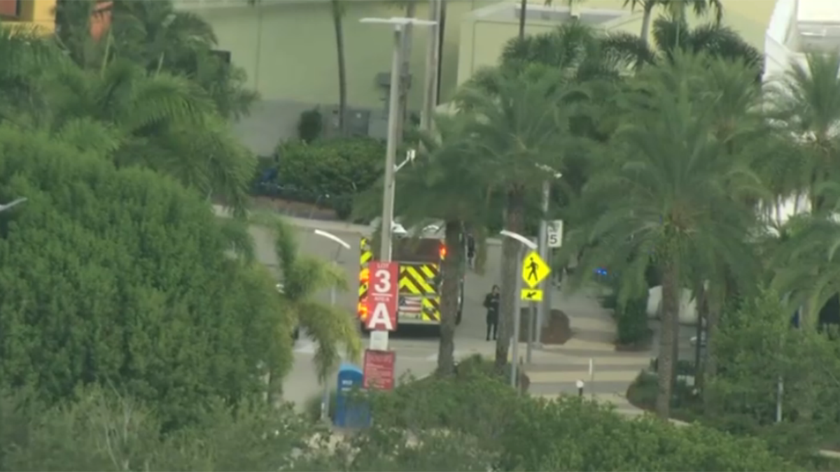 Partial evacuation at Dolphin Mall due to smell of gas, Miami-Dade Fire Rescue says – NBC 6 South Florida