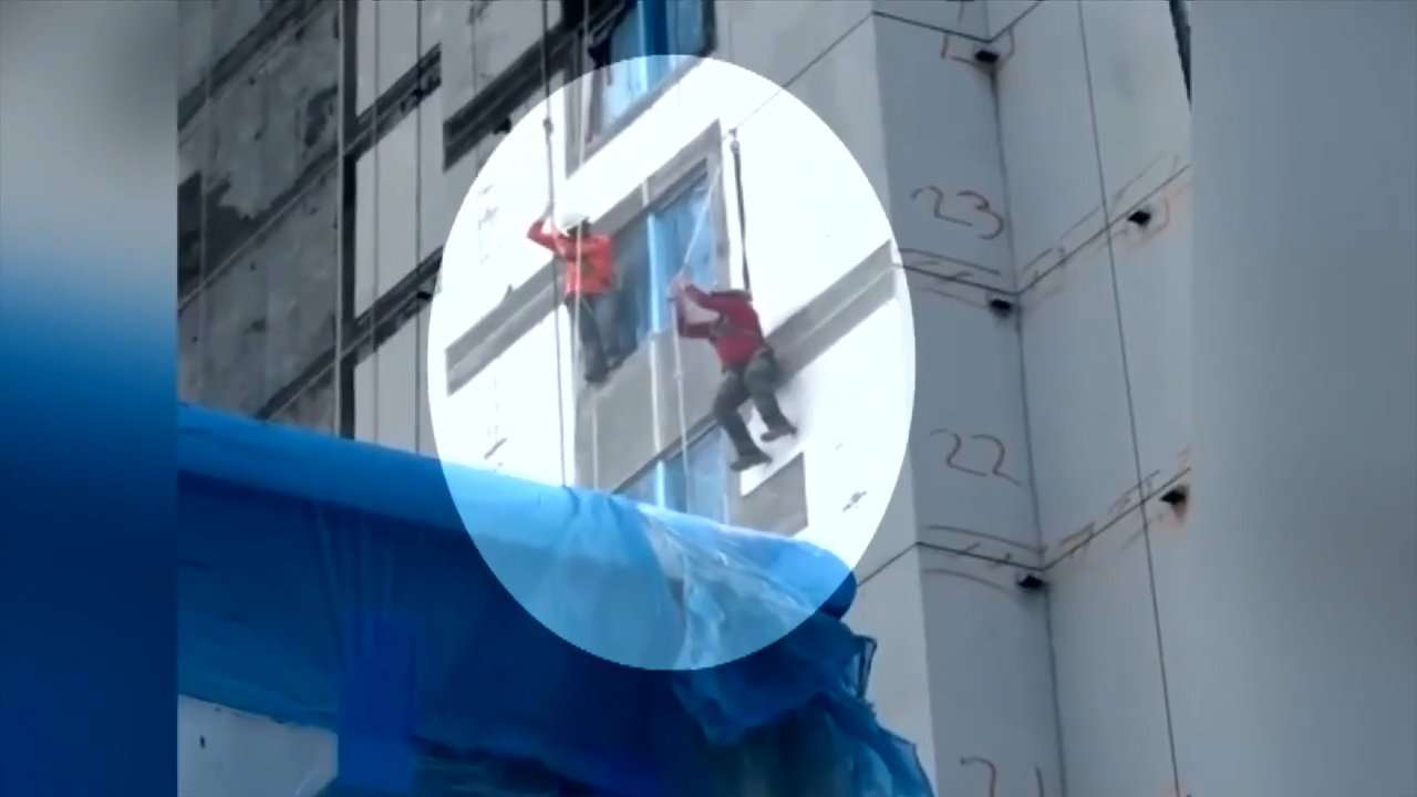 2 construction workers OK after scaffolding collapse in Miami - WSVN 7News | Miami News, Weather, Sports