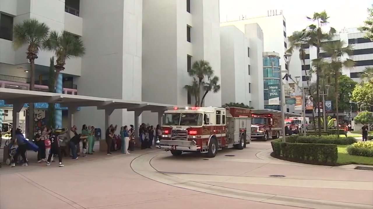 Holtz Children’s Hospital hosts 3rd annual parade honoring Childhood Cancer Awareness Month - WSVN 7News | Miami News, Weather, Sports