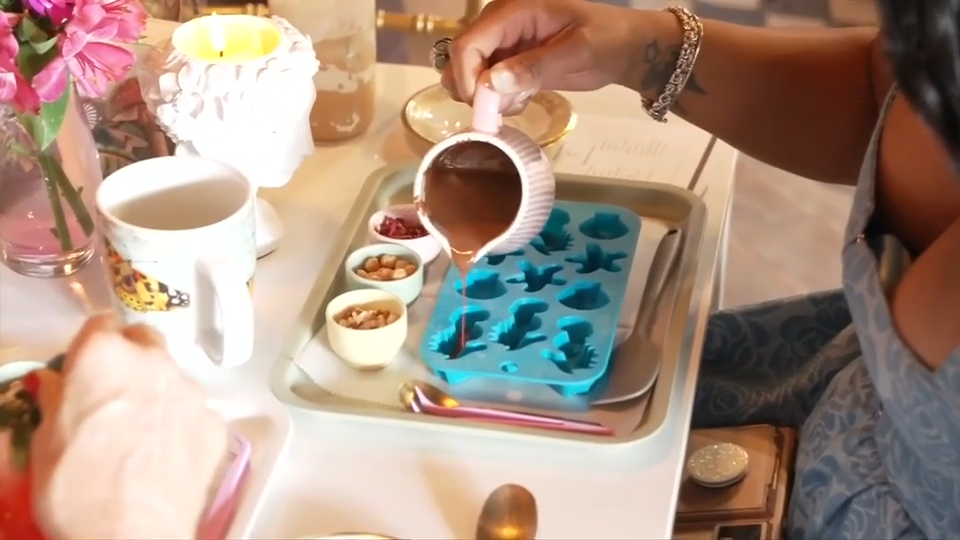 PiC Chocolate Café offers DIY chocolate making and unique matcha drinks - WSVN 7News | Miami News, Weather, Sports