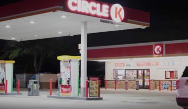 Gas station swarmed on Country Club Boulevard in Cape Coral