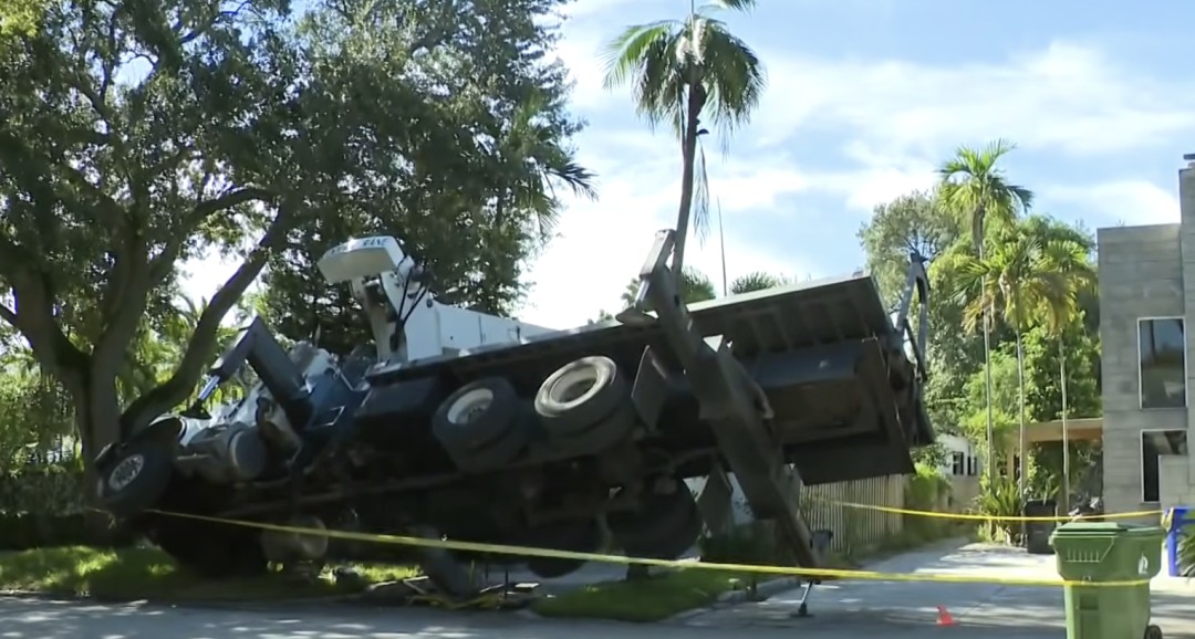 This Florida Home Isn't Lucky When It Comes to Cranes