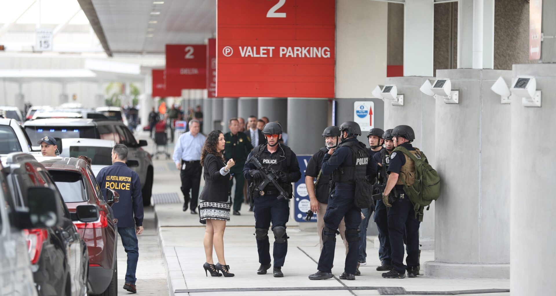 First responders secure area outside Fort Lauderdale-Hollywood