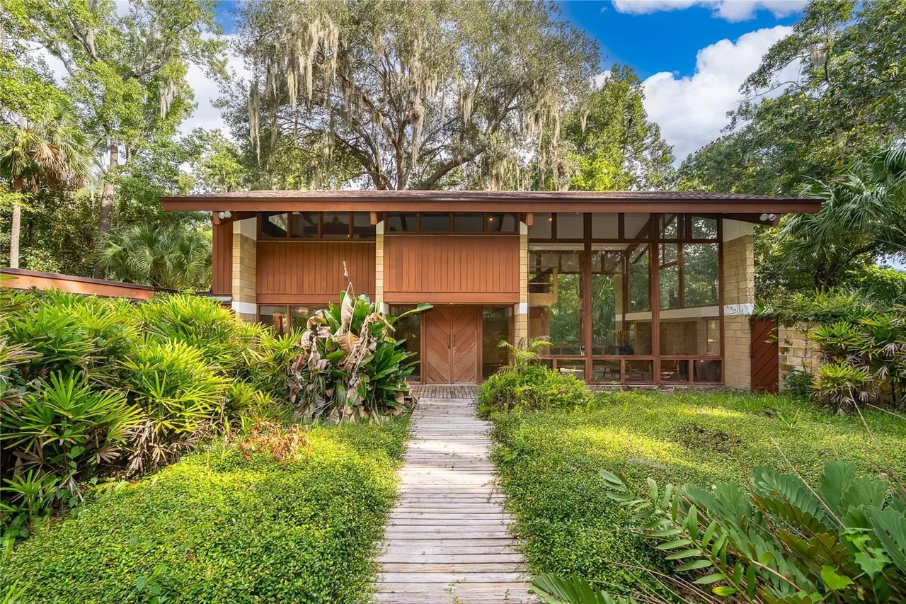 Rare Harry Merritt mid-century modern home hits market for first time ever in Orlando area