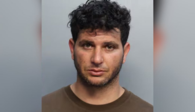 Man arrested after telling American Airlines gate agent he had a bomb at Miami airport