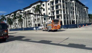Nearby businesses evacuated after gas leak in Davie