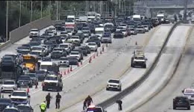 Crash blocks Turnpike southbound in Miami-Dade County