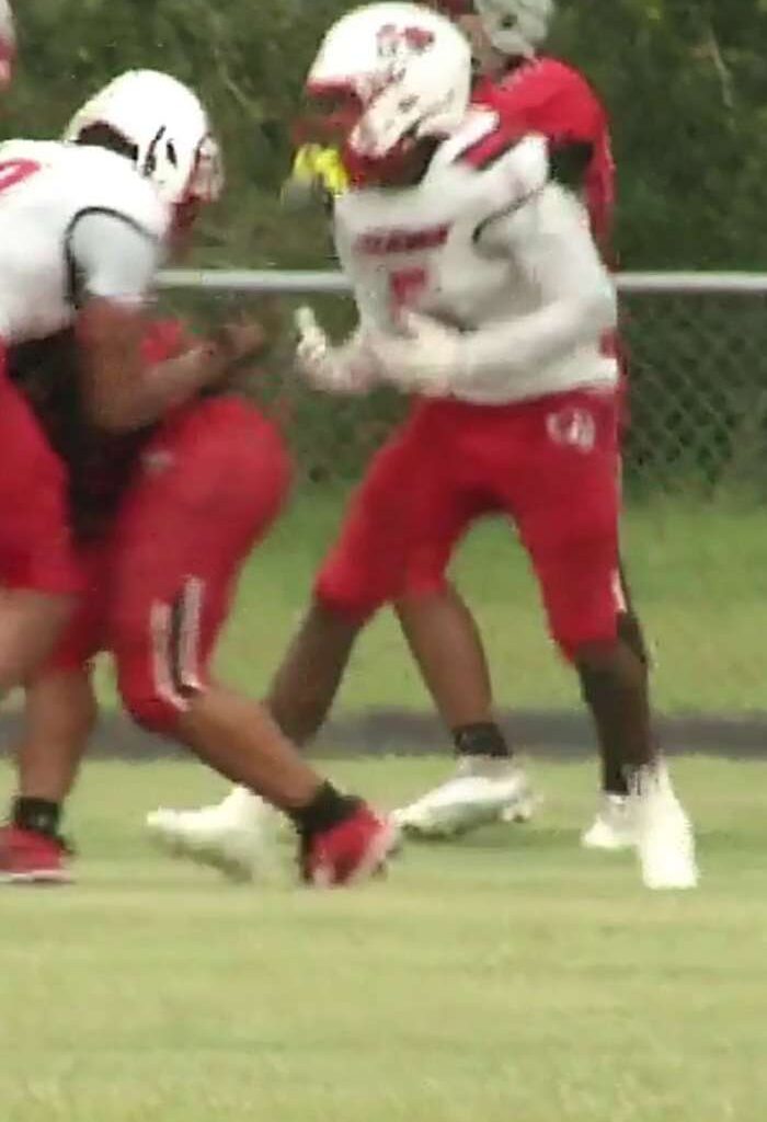 Jaysahn Patton runs TOUGH and powers his way into the end zone for the TUDDY! 🏈💪🏾