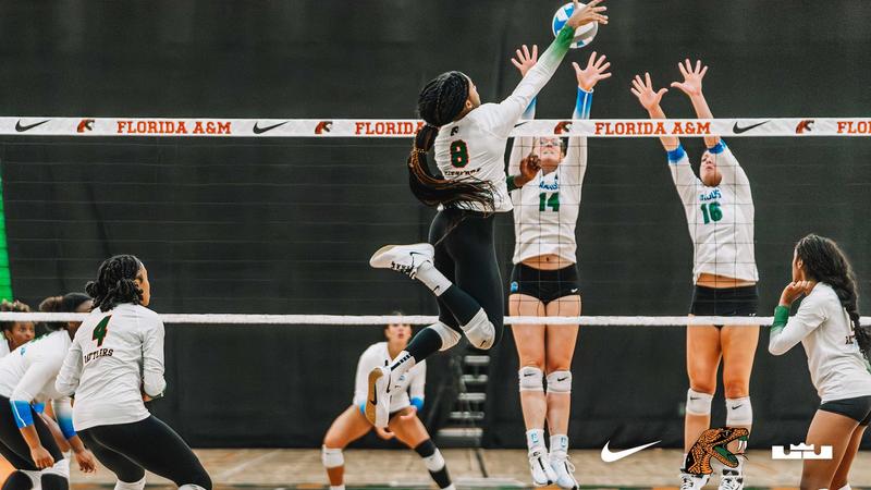 Volleyball Hosts Tournament in Tallahassee