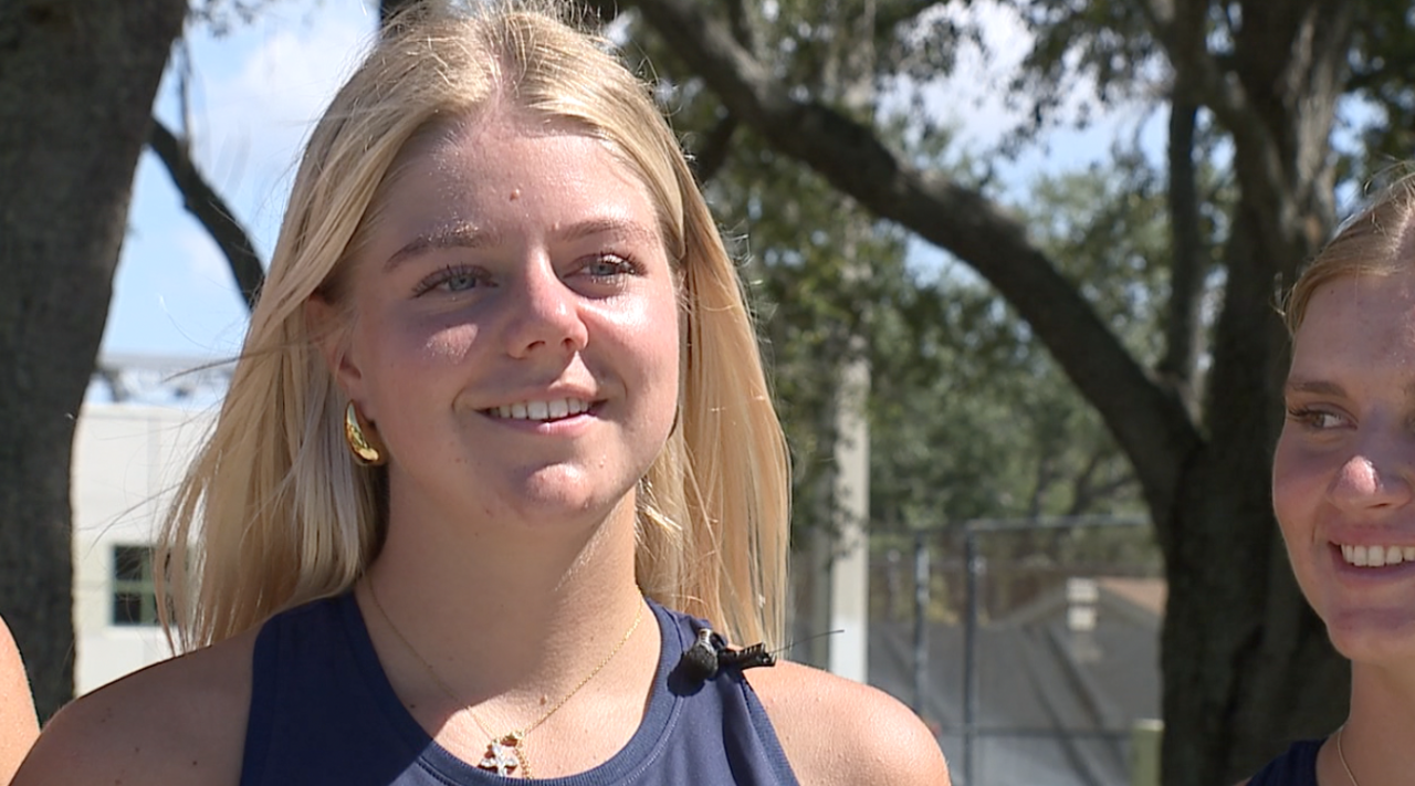 Mirthe de bresser HC Tennis Player