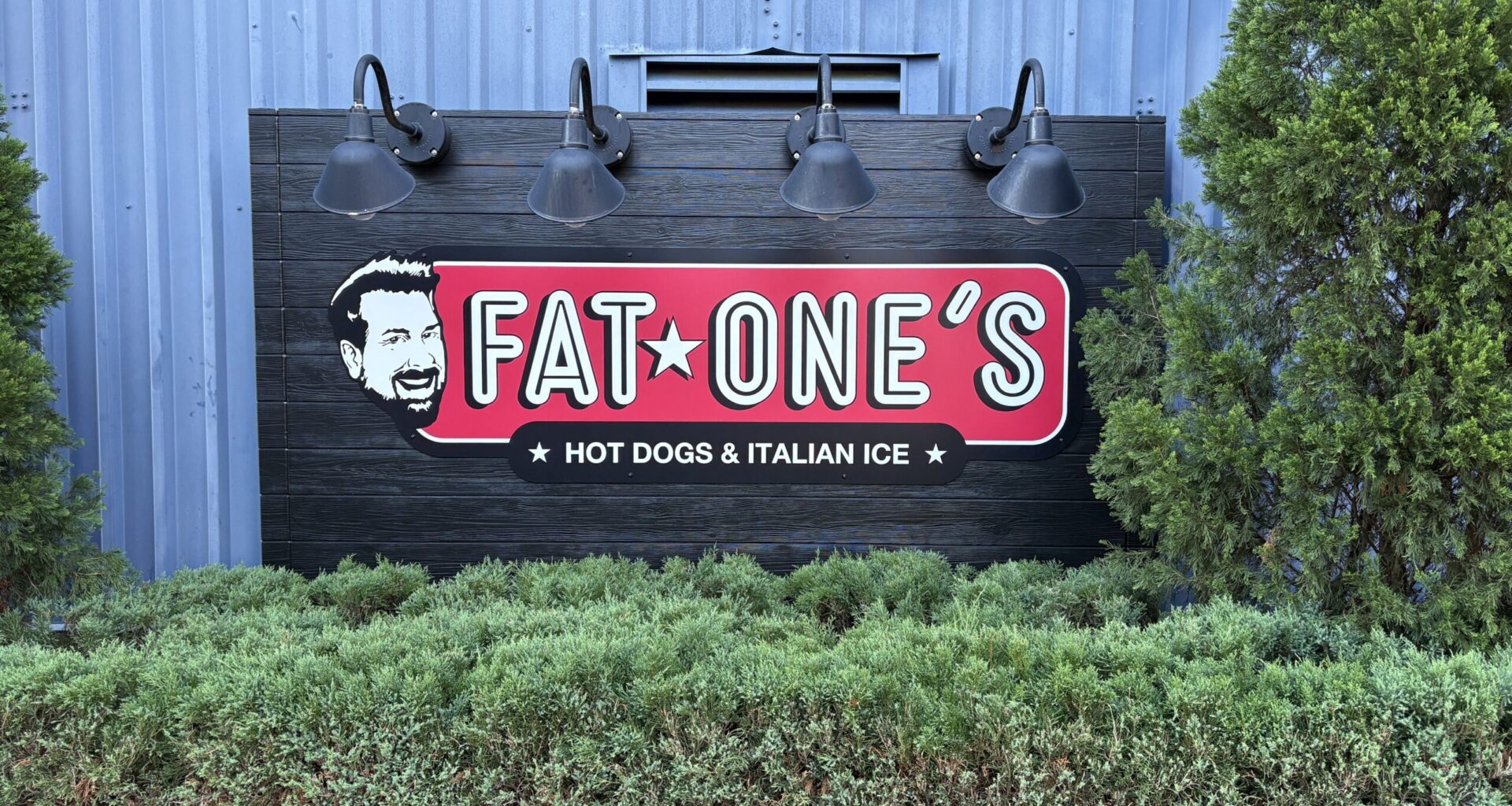 Fat One's Sets Universal CityWalk Grand Opening Date, Offering Free Hot Dogs from Joey Fatone