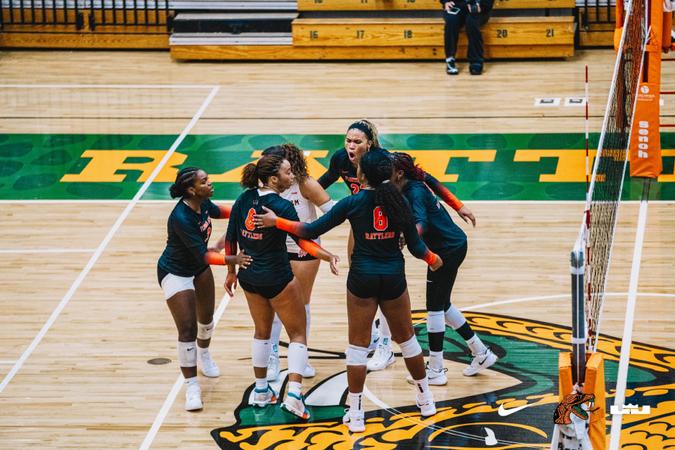 Mercer Stops Rattlers in Volleyball
