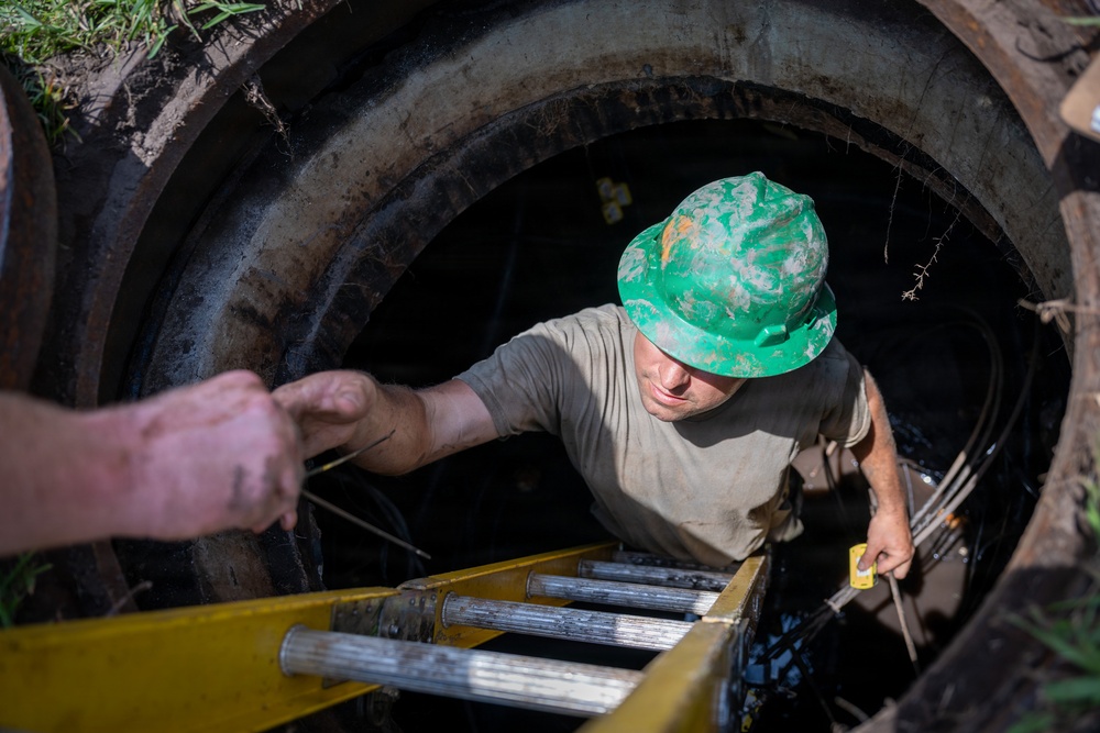 Ohio, Florida Guard units partner to upgrade base communications infrastructure