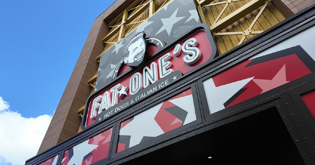 Joe Fatone opens new hot dog spot at Universal CityWalk