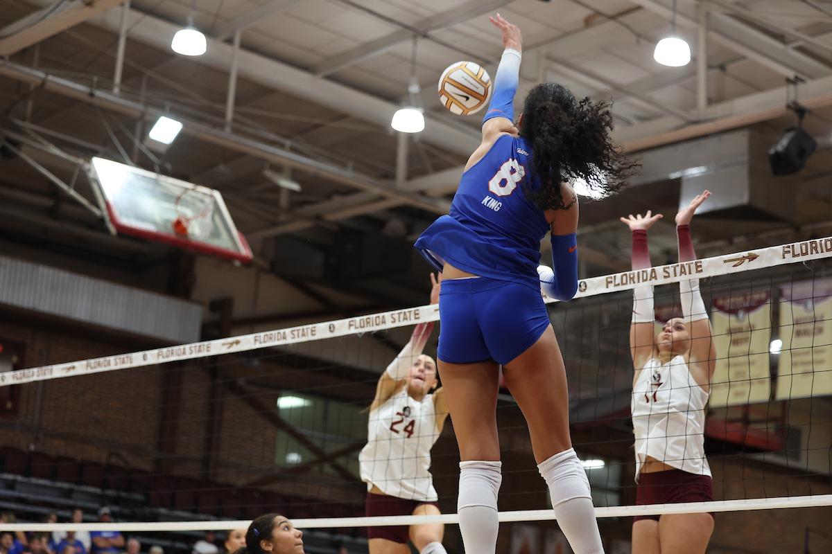 No. 10 Florida Gets Defensive in Victory Over Seminoles on Friday Night